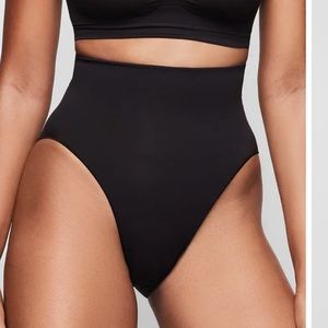 Skims Core Control Briefs onyx